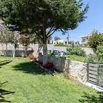 Crystal Waves Lux Villa-Homeleader